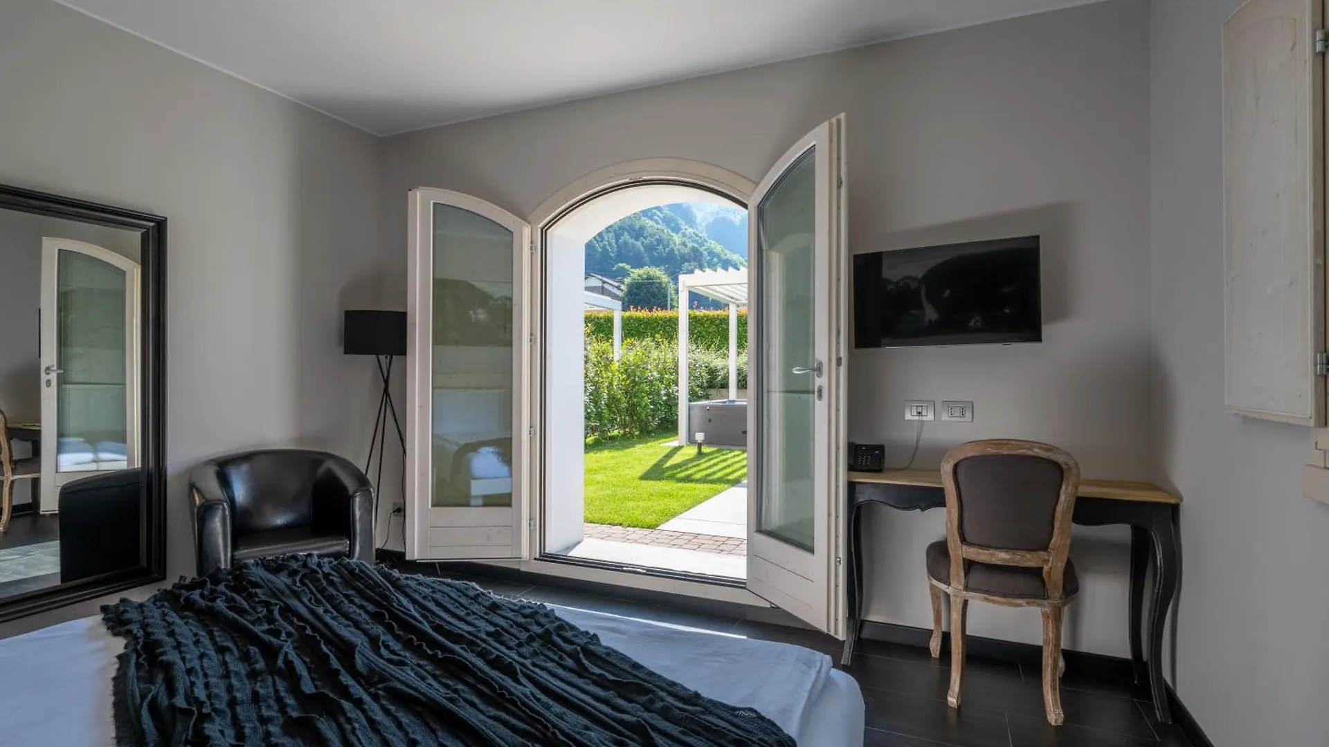 Bianco Hotel Primaluna