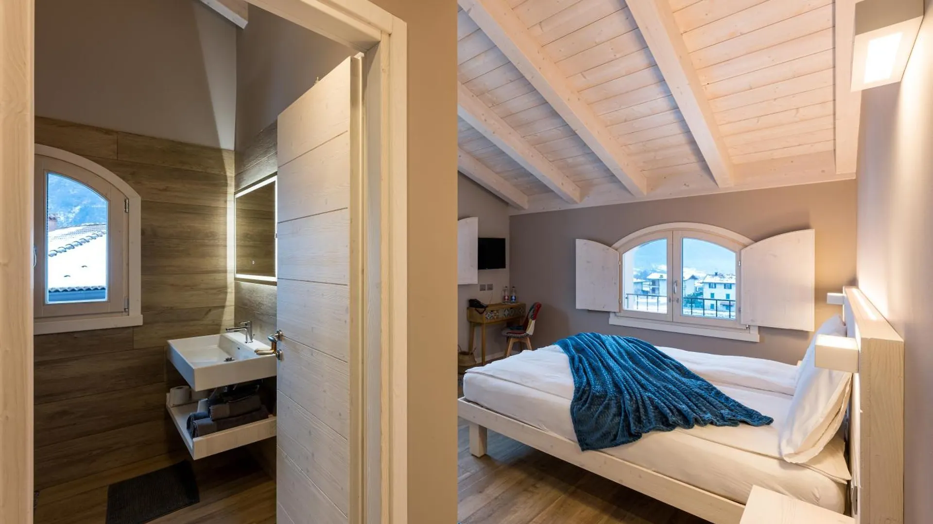 Bianco Hotel Primaluna 3*,