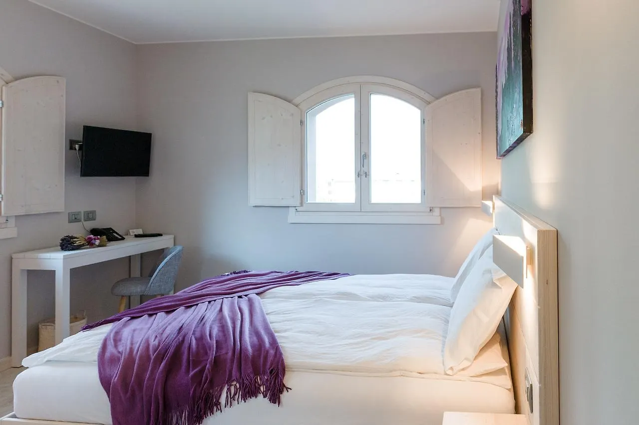 Bianco Hotel Primaluna 3*,  Italy