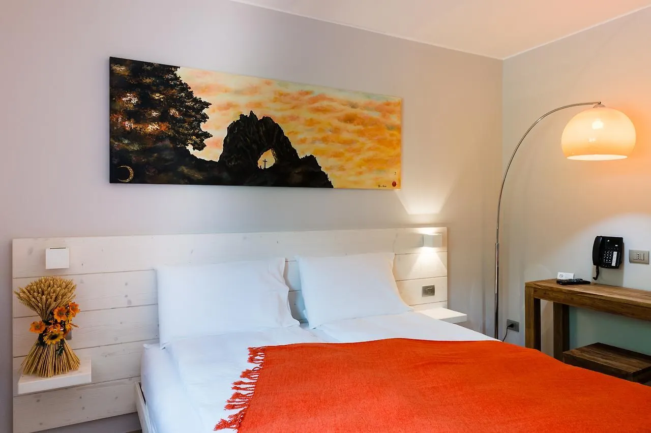 Bianco Hotel Primaluna 3*,